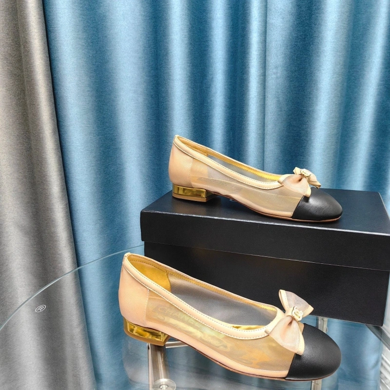 Compact Chxnxl Flat Shoes 129097