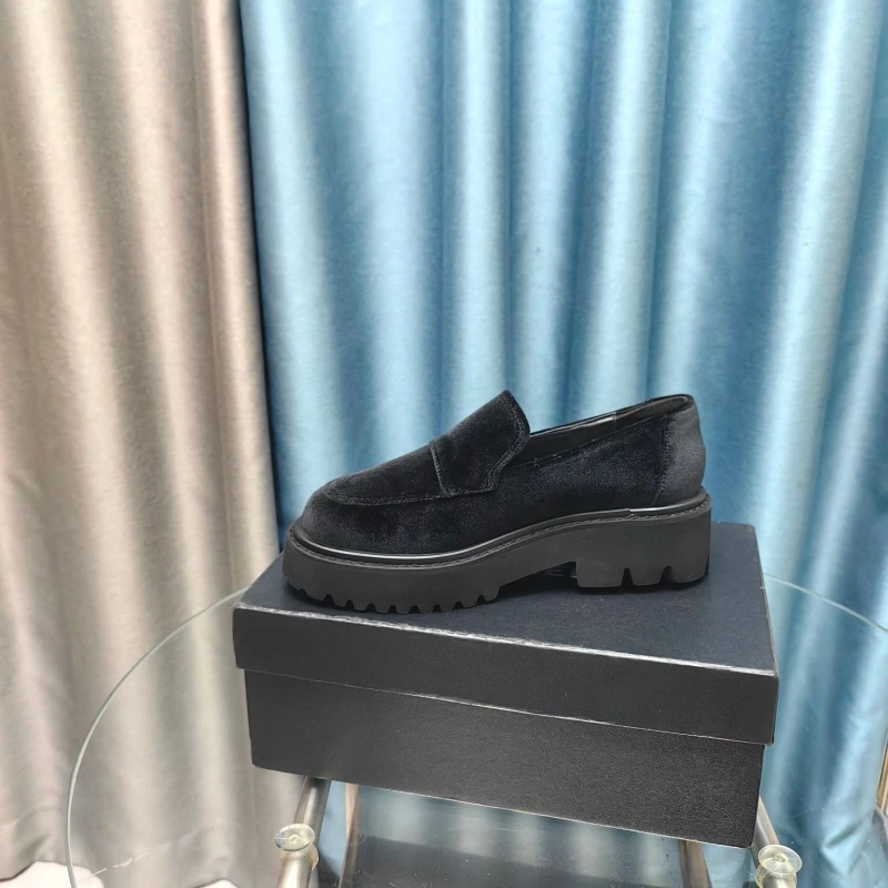 Flexible Chxnxl Leather Shoes 128695