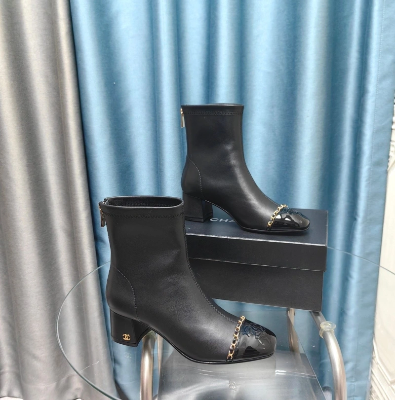 Versatile Chxnxl Boots 129482