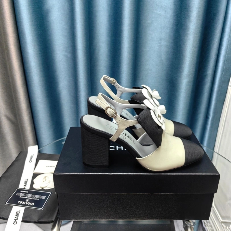 Versatile Chxnxl Sandals 128266