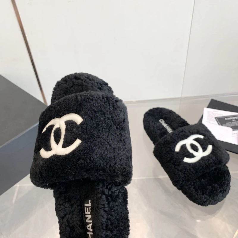 Lightweight Chxnxl Slippers 127864