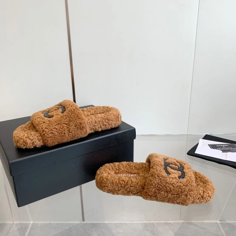 Breathable Chxnxl Slippers 127869