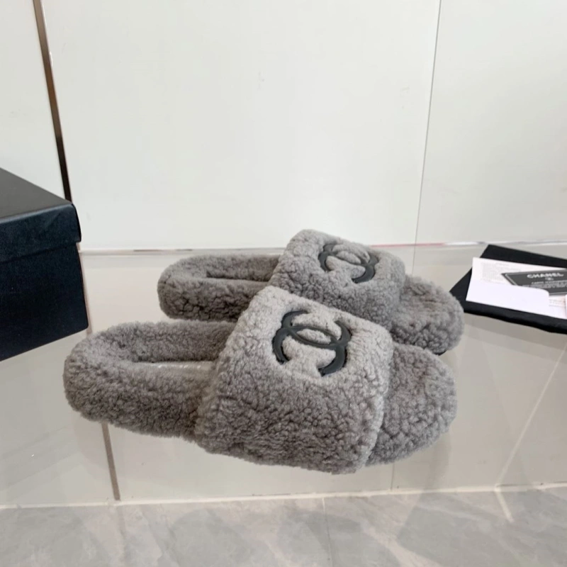 Refined Chxnxl Slippers 127859