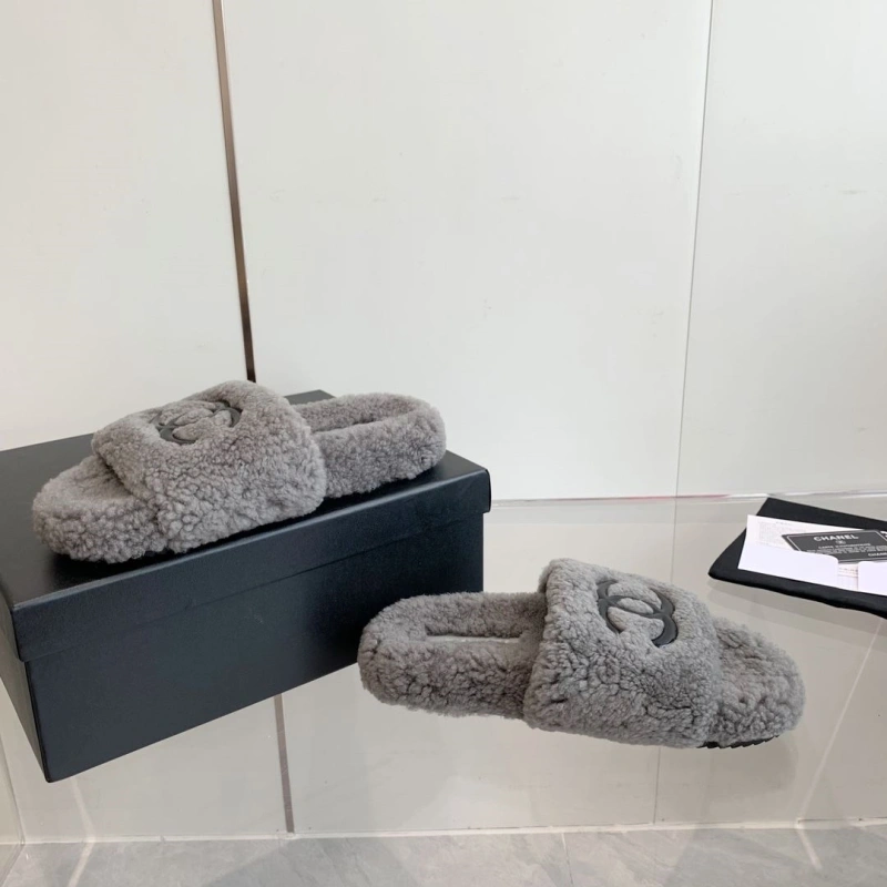 Refined Chxnxl Slippers 127859