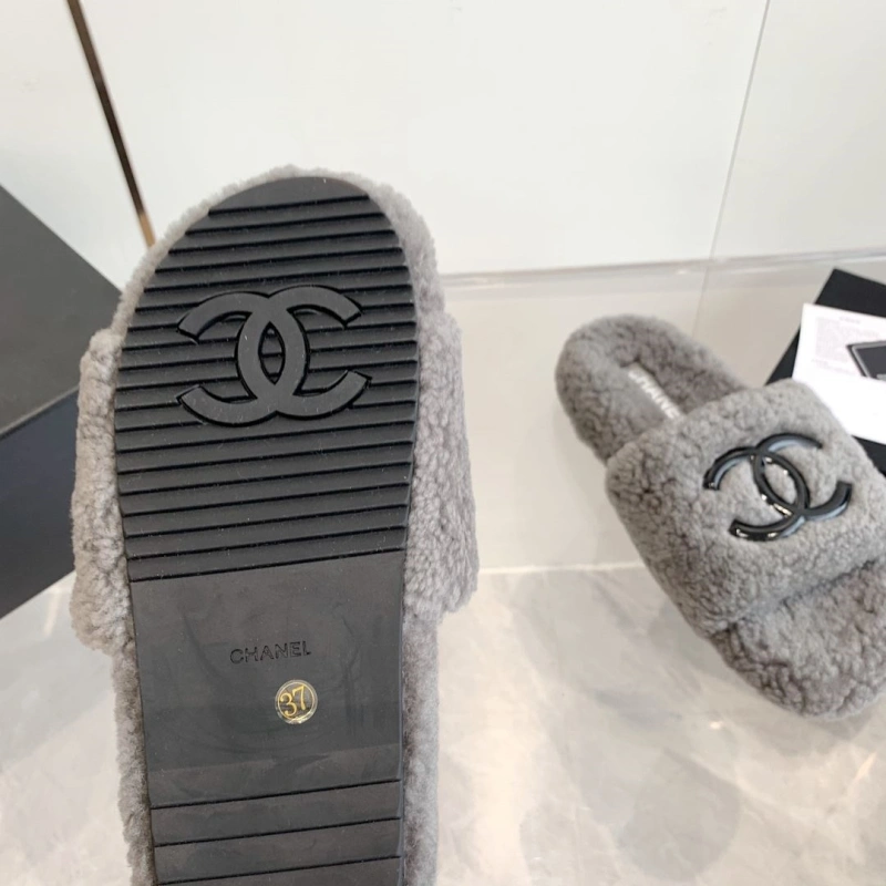Refined Chxnxl Slippers 127859
