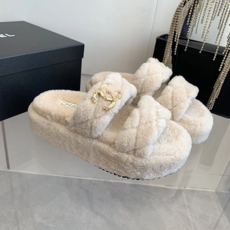 Efficient Chxnxl Slippers 127856