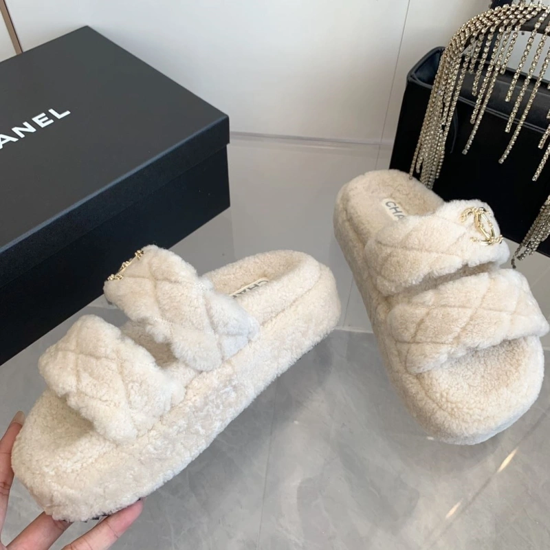 Efficient Chxnxl Slippers 127856