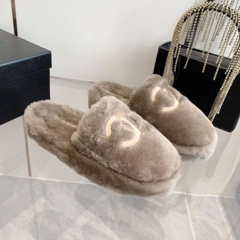 Trendy Chxnxl Slippers 127846