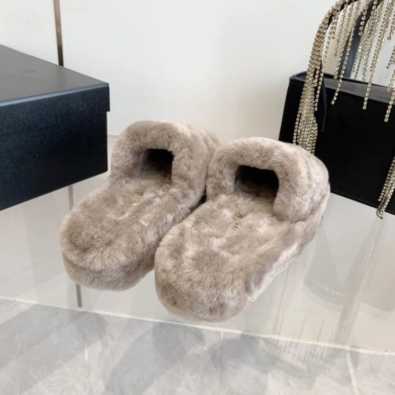 Trendy Chxnxl Slippers 127846