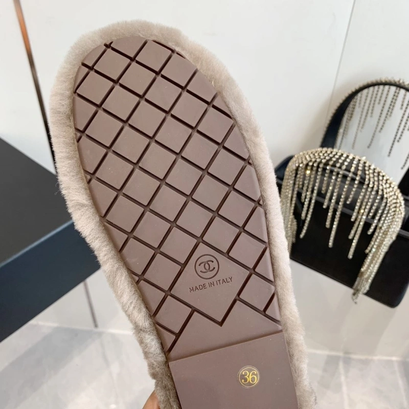 Trendy Chxnxl Slippers 127846