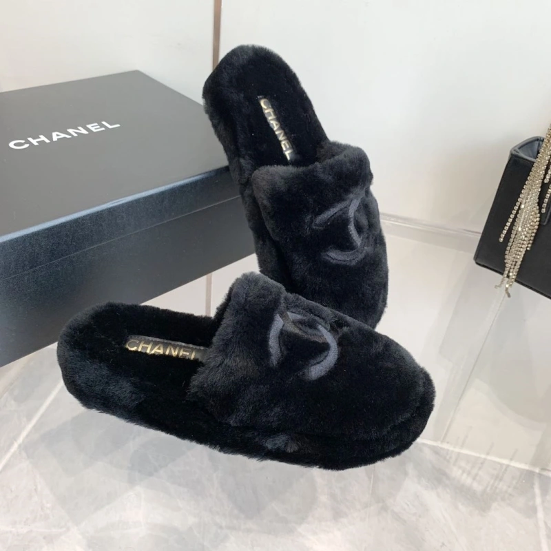 Efficient Chxnxl Slippers 127845