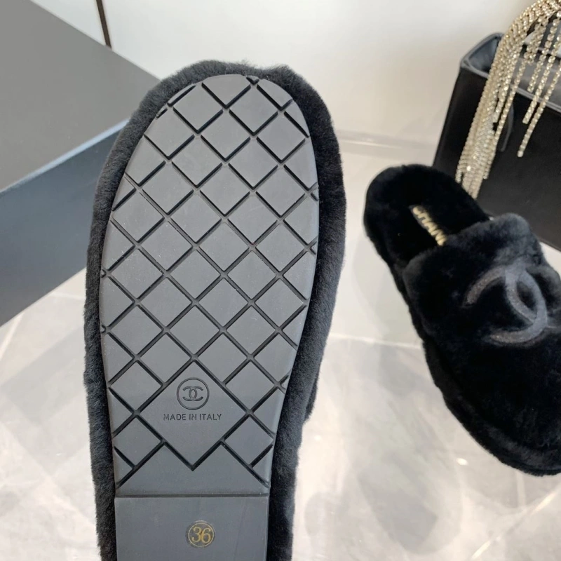 Efficient Chxnxl Slippers 127845
