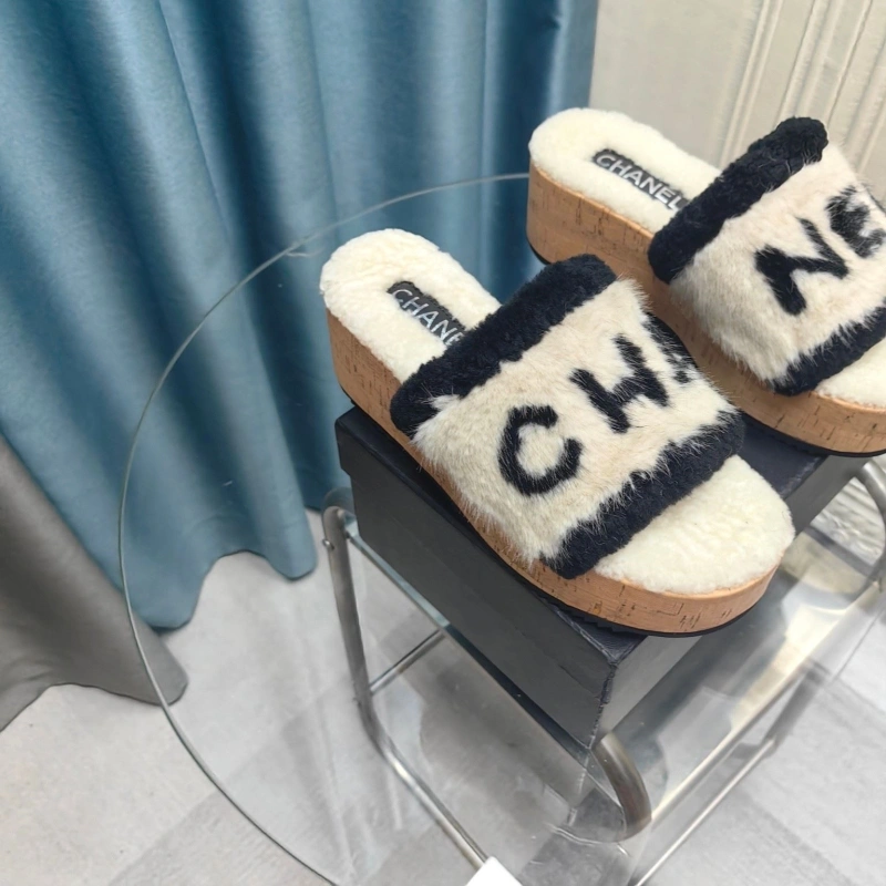 Classic Chxnxl Slippers 127848