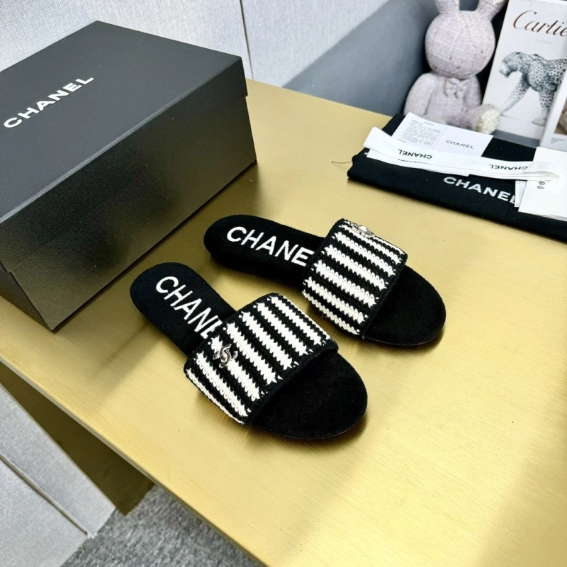 Refined Chxnxl Slippers 123938