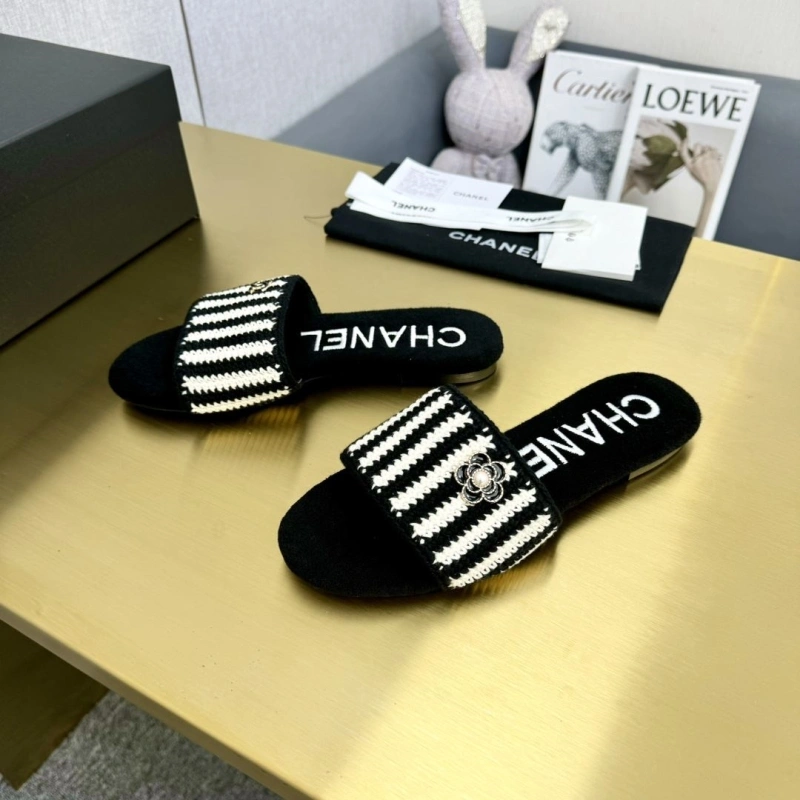 Refined Chxnxl Slippers 123938