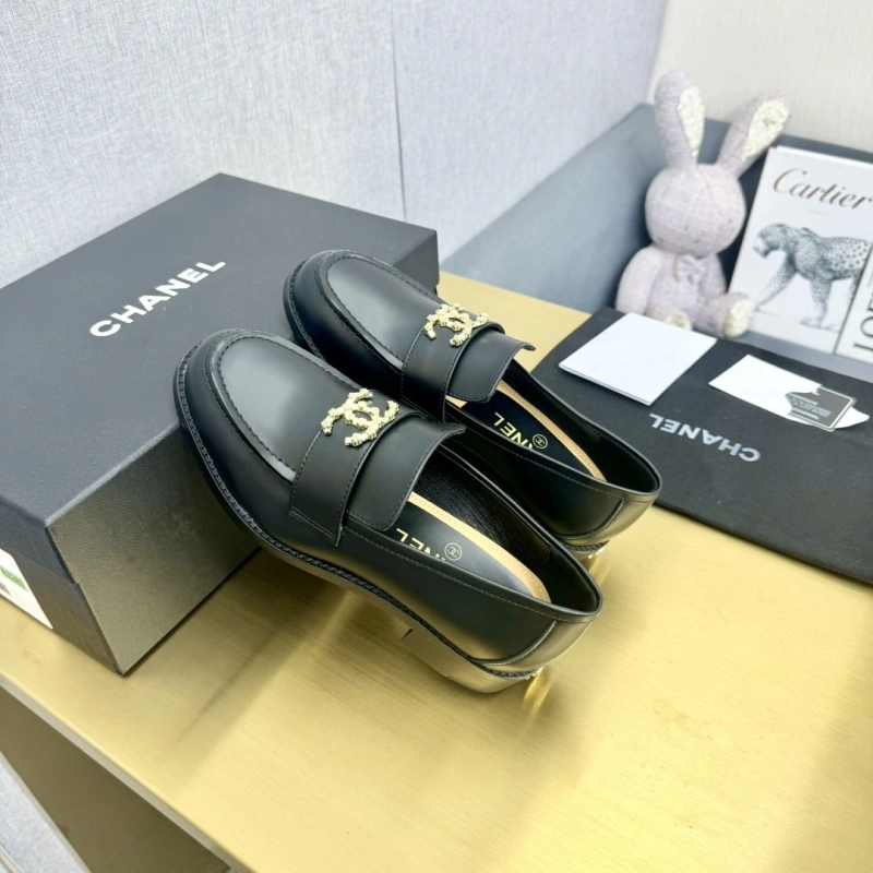 Timeless Chxnxl Leather Shoes 123943