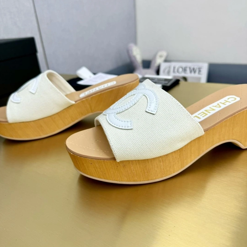 Lightweight Chxnxl Slippers 123933