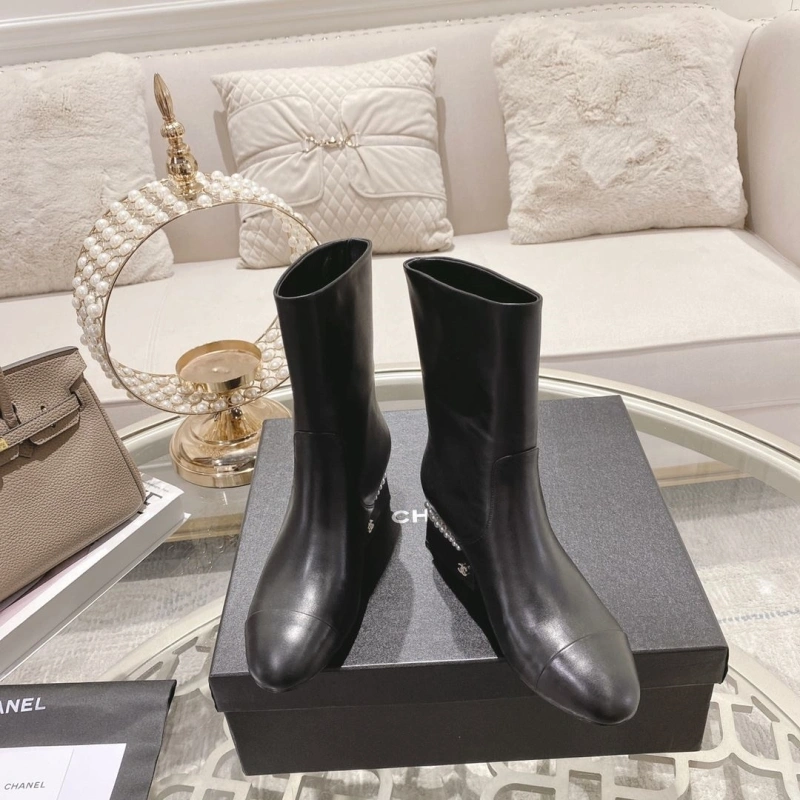 Resilient Chxnxl Boots 124028