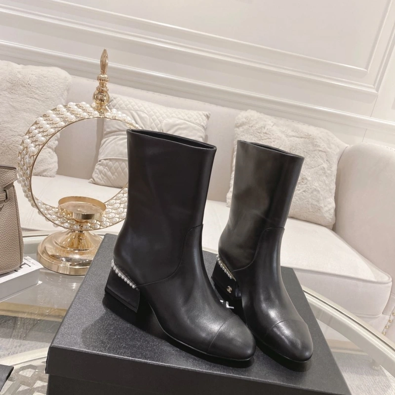 Resilient Chxnxl Boots 124028