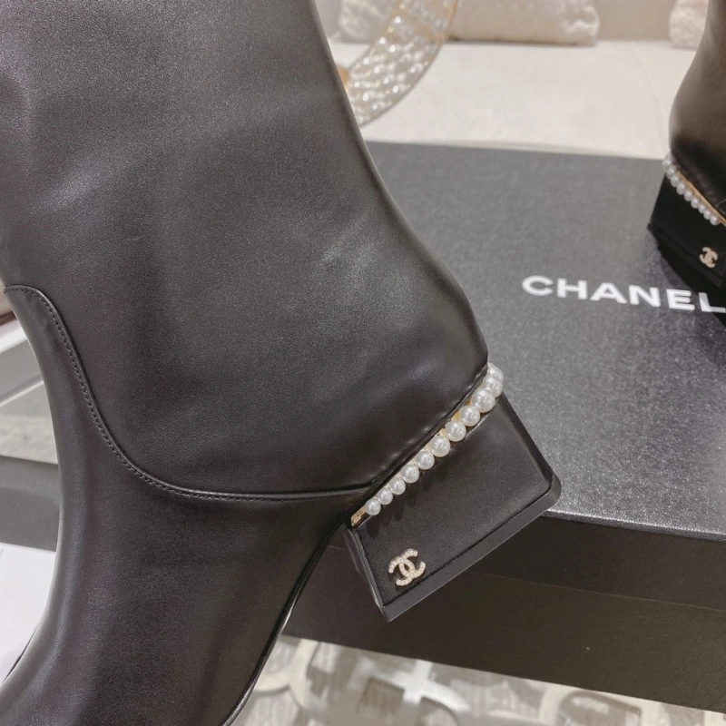 Resilient Chxnxl Boots 124028