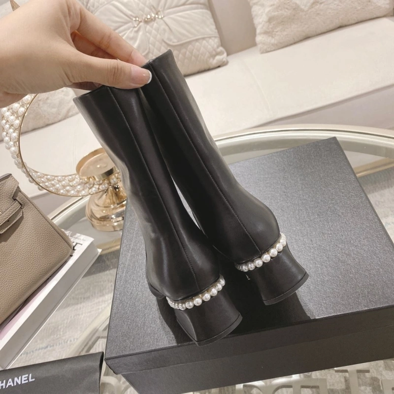Resilient Chxnxl Boots 124028