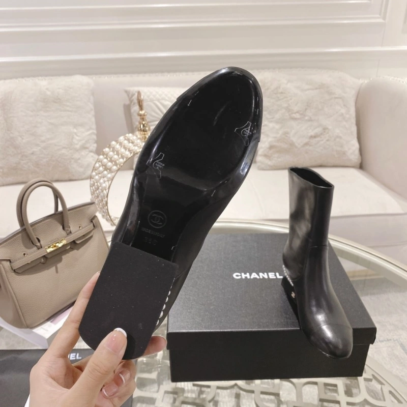 Resilient Chxnxl Boots 124028