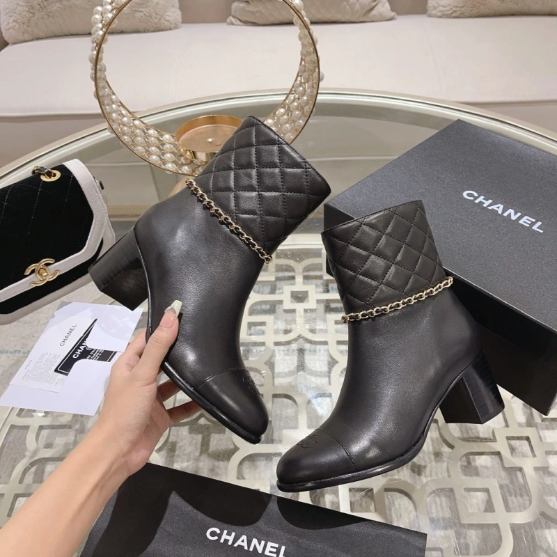Sleek Chxnxl Boots 124024