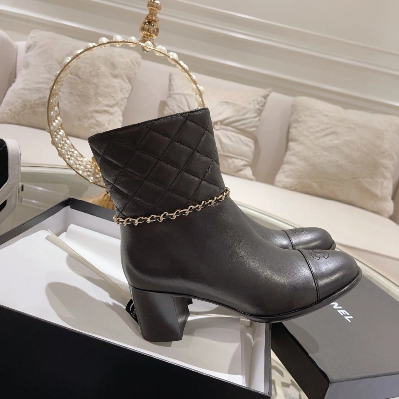 Sleek Chxnxl Boots 124024