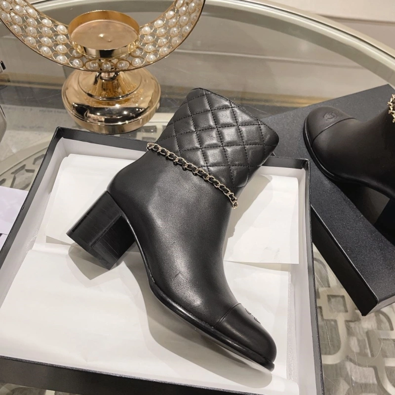 Sleek Chxnxl Boots 124024