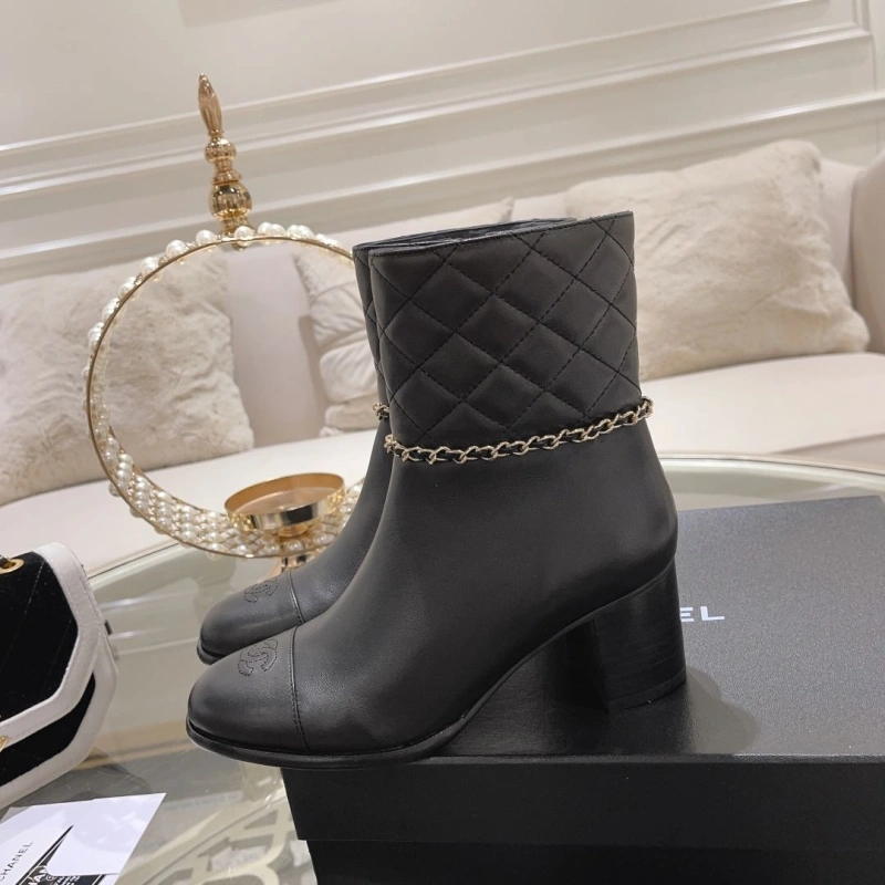 Sleek Chxnxl Boots 124024