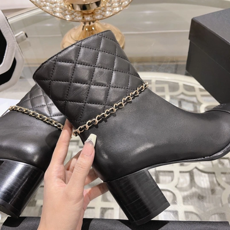 Sleek Chxnxl Boots 124024