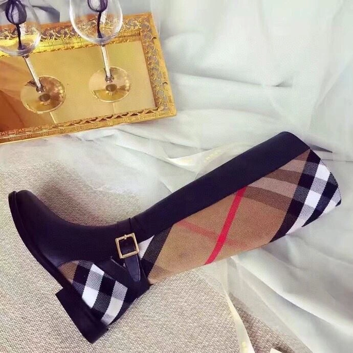 Elegant Bxrbxrry Boots 115052