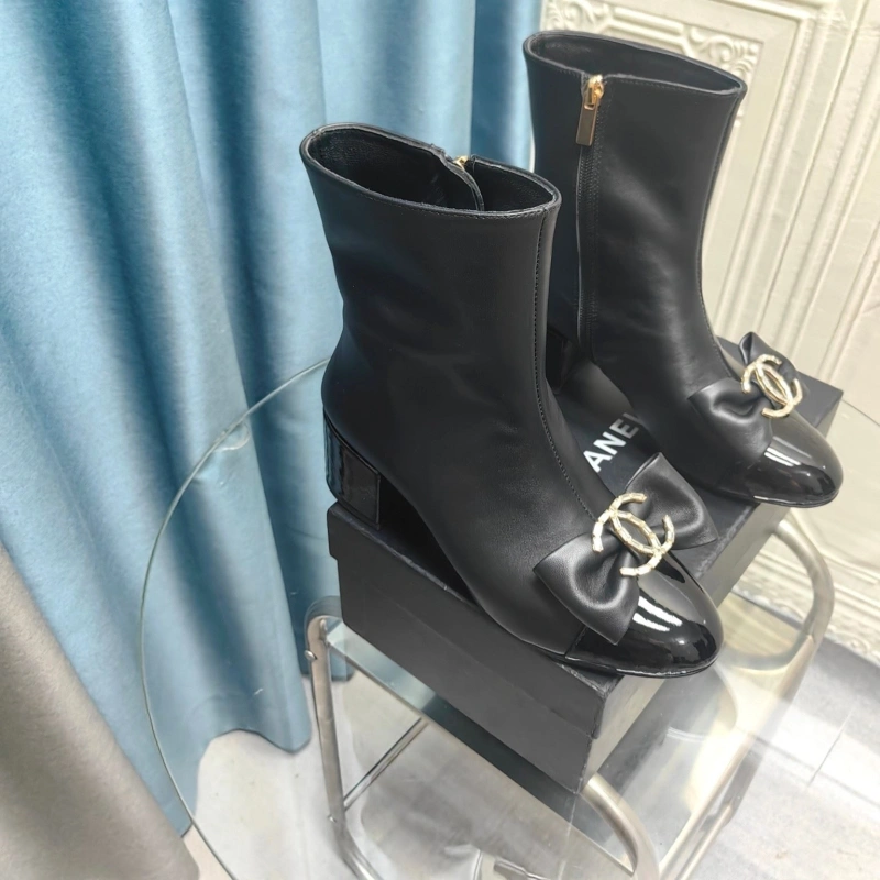 Vibrant Chxnxl Boots 124005