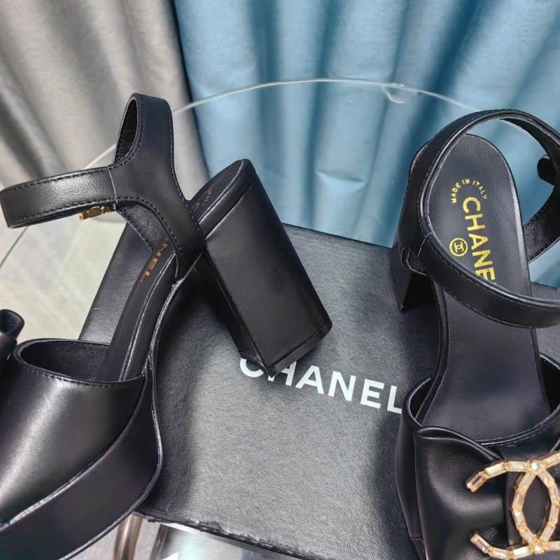 ModernLook Chxnxl High Heels 123950