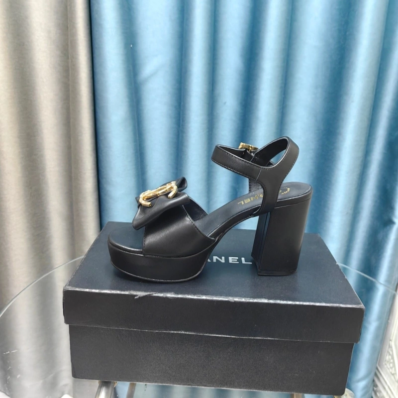 ModernLook Chxnxl High Heels 123950