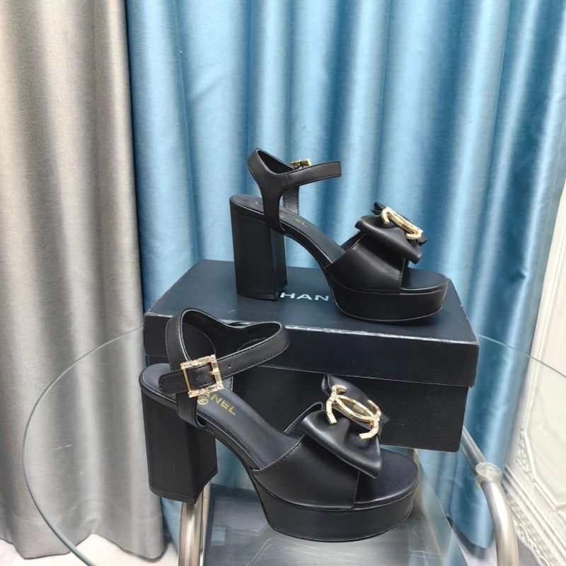 ModernLook Chxnxl High Heels 123950