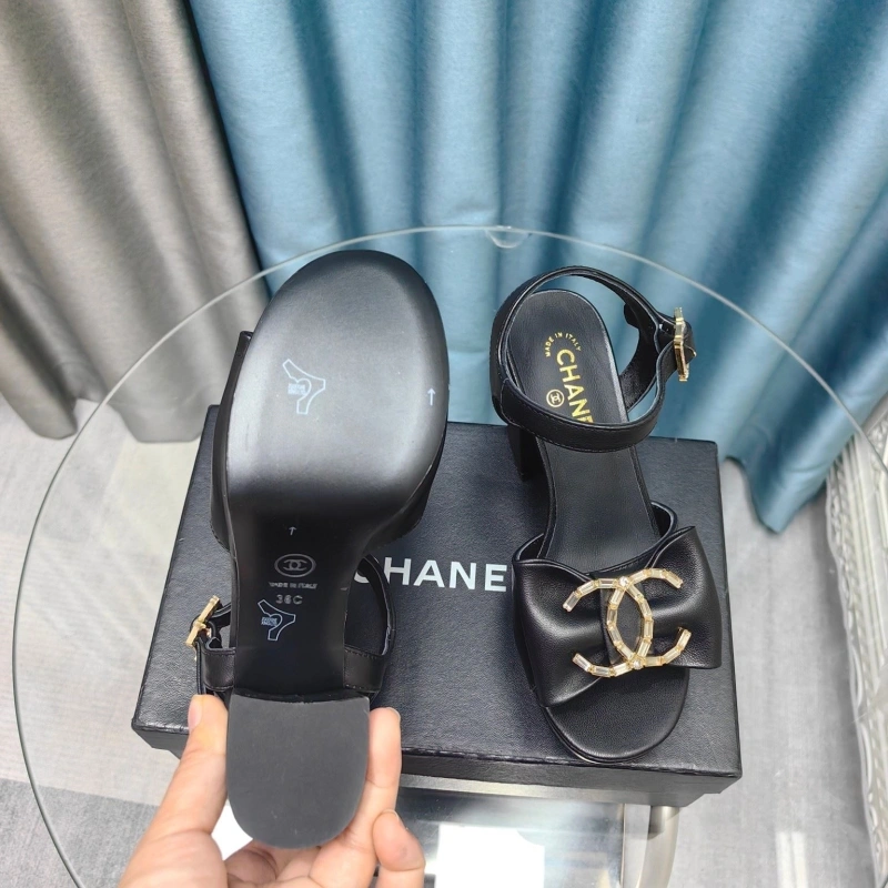ModernLook Chxnxl High Heels 123950