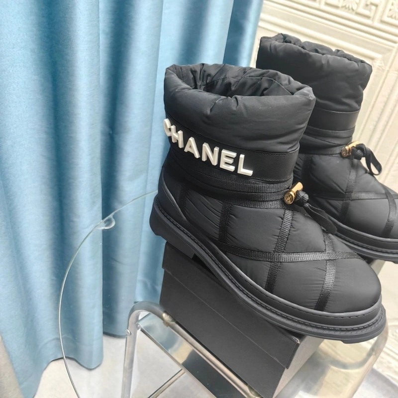 Cozy Chxnxl Boots 124003
