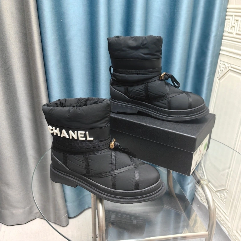 Cozy Chxnxl Boots 124003