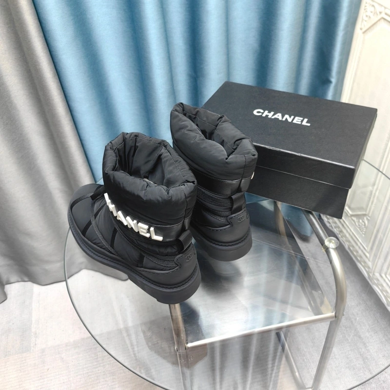 Cozy Chxnxl Boots 124003