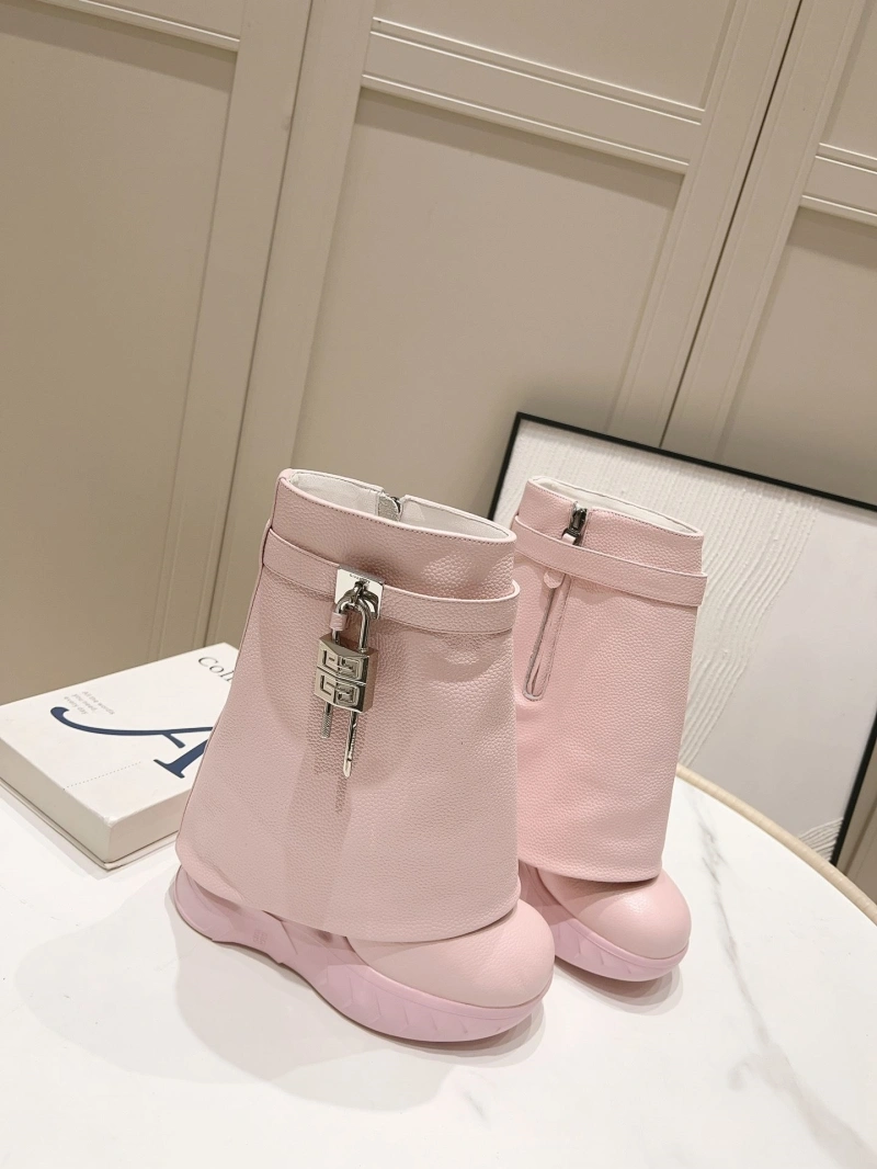Durable Gxvxnchy Boots 153271