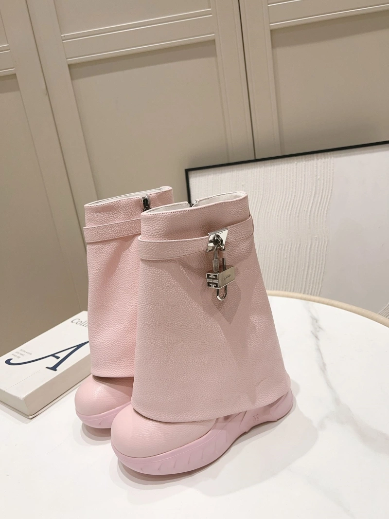 Durable Gxvxnchy Boots 153271