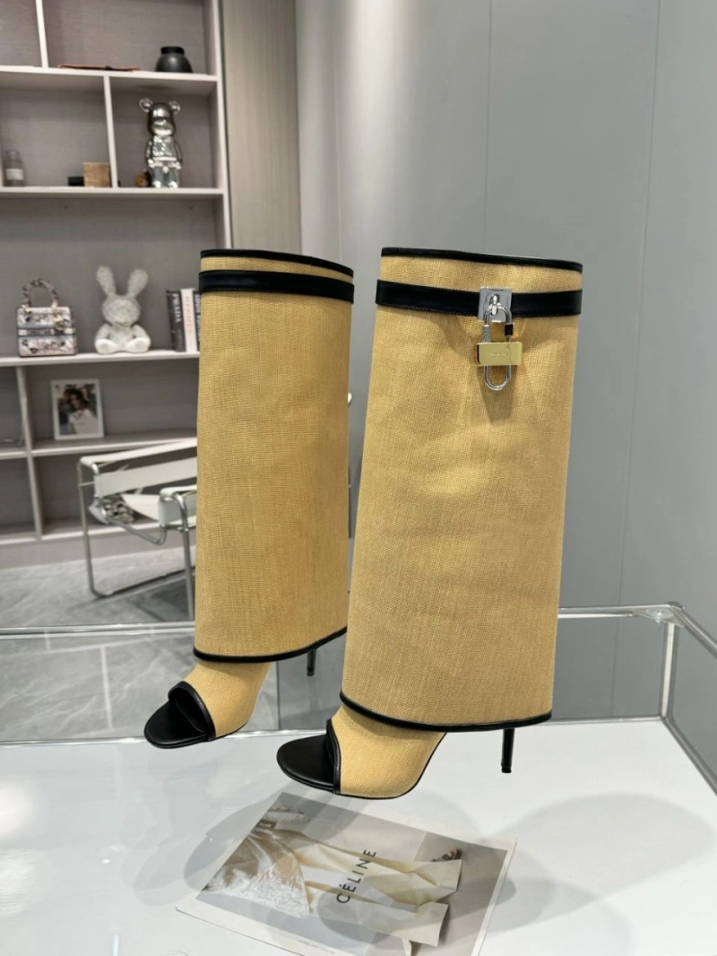 EasyMatch Gxvxnchy Boots 153266