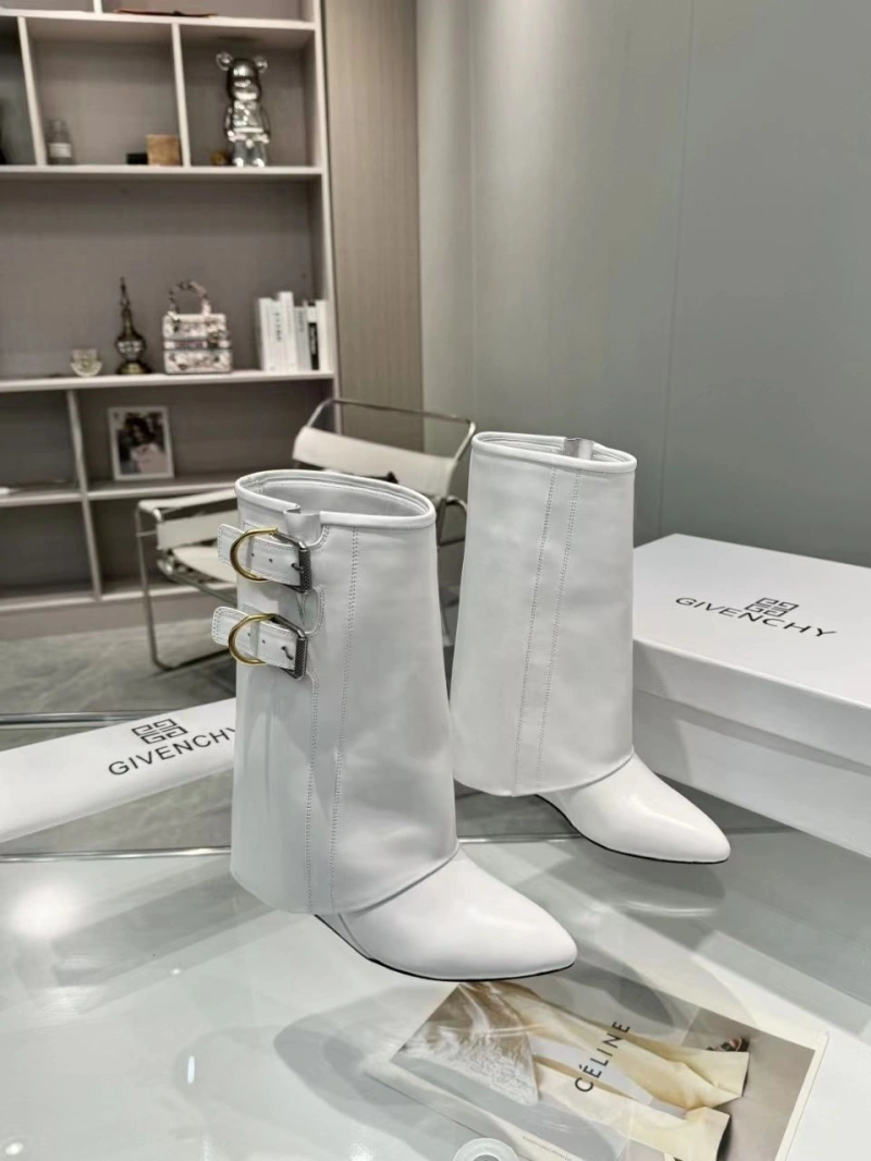 ModernLook Gxvxnchy Boots 153263