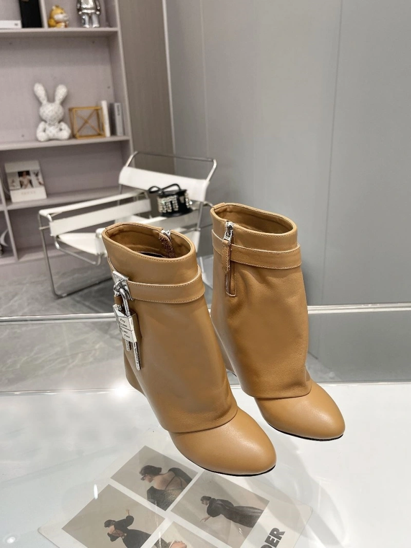 Gxvxnchy Boots Durable 153239