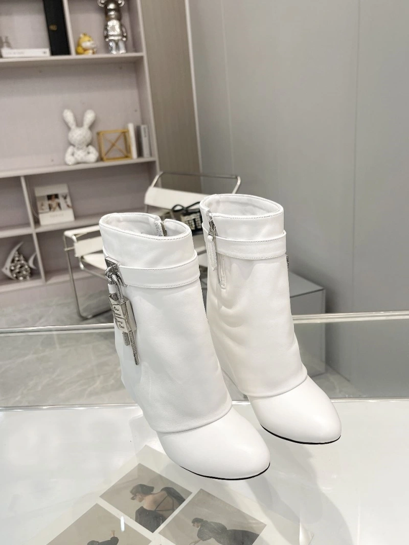 Gxvxnchy Boots Durable 153237