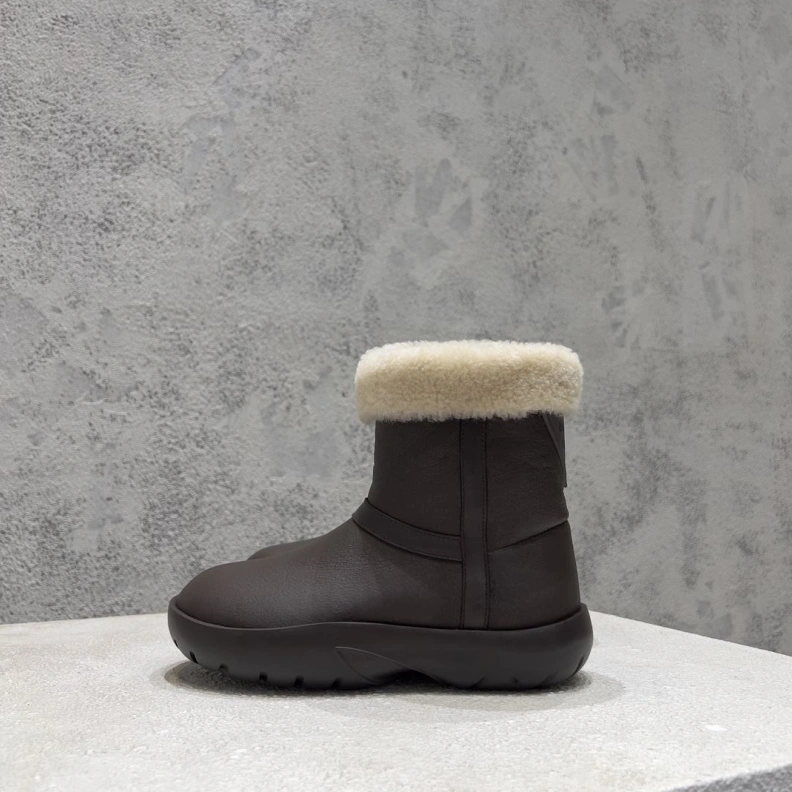 Classic Bxttxga Vxnxta Boots 112923