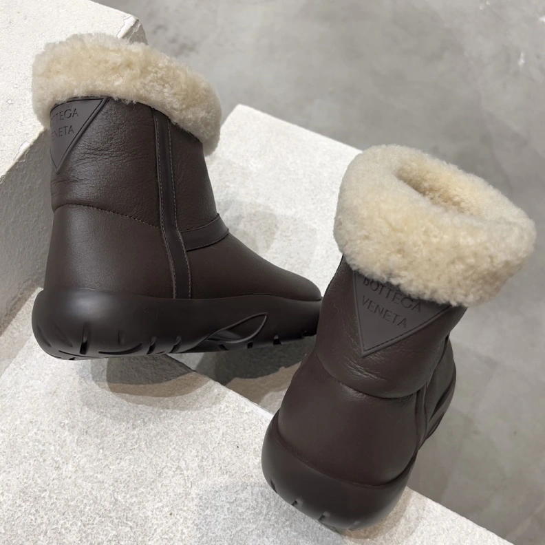 Classic Bxttxga Vxnxta Boots 112923