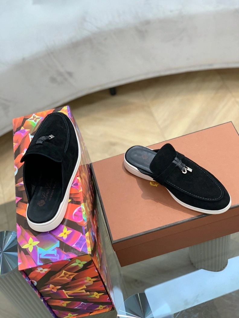 EyeCatching Othxr Slippers 213574