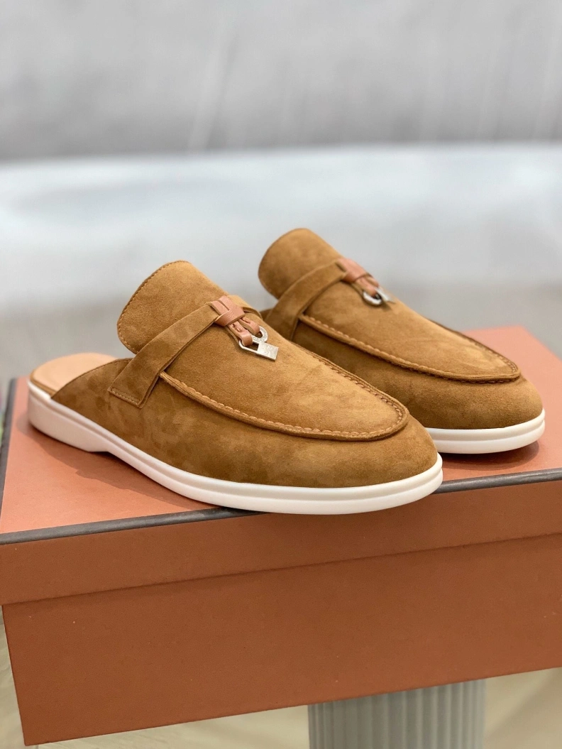 Fashionable Othxr Slippers 213560
